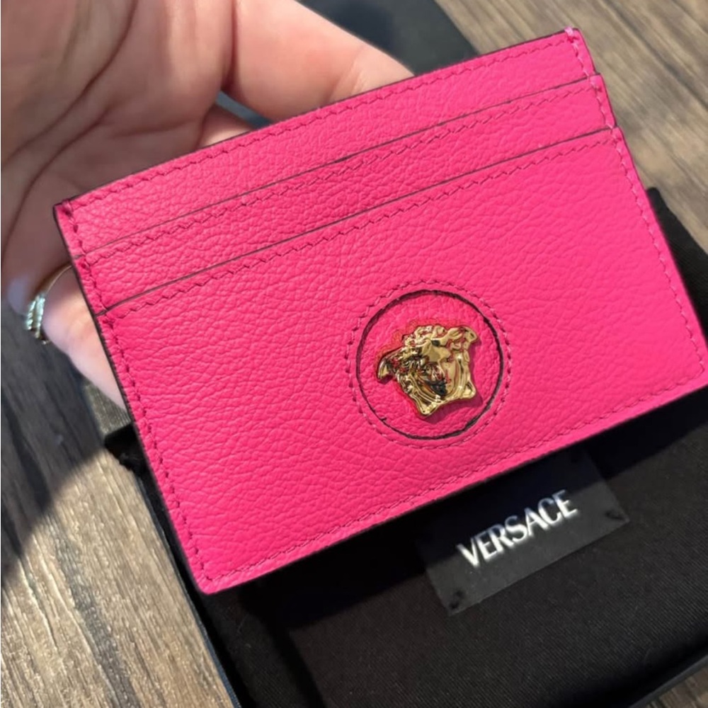 Versace Gold Medusa Head Hot Pink Leather Card Holder FULLSET / NEW - Picture 3 of 6